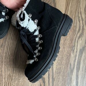 Steve Madden Black Winter Boots with White Lining